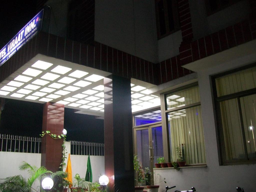 Hotel Viraat Inn Gaya Exterior foto
